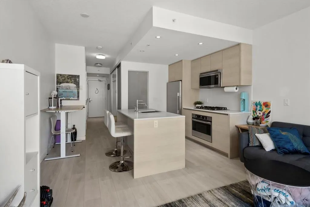 1501 6 Street SW #706