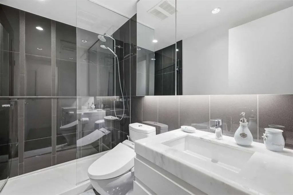 310 12 Avenue SW #907