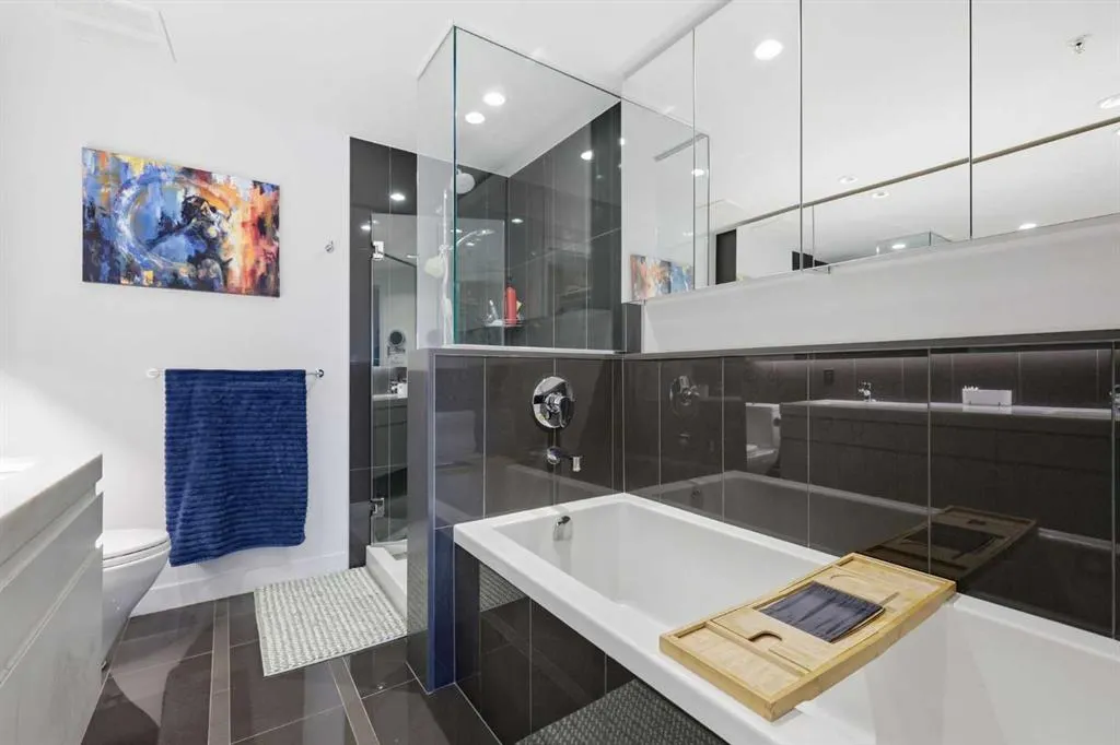310 12 Avenue SW #907