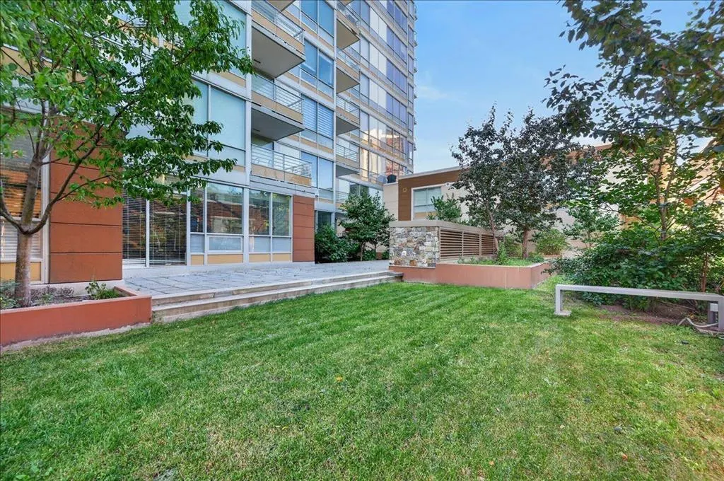 626 14 Avenue SW #1203