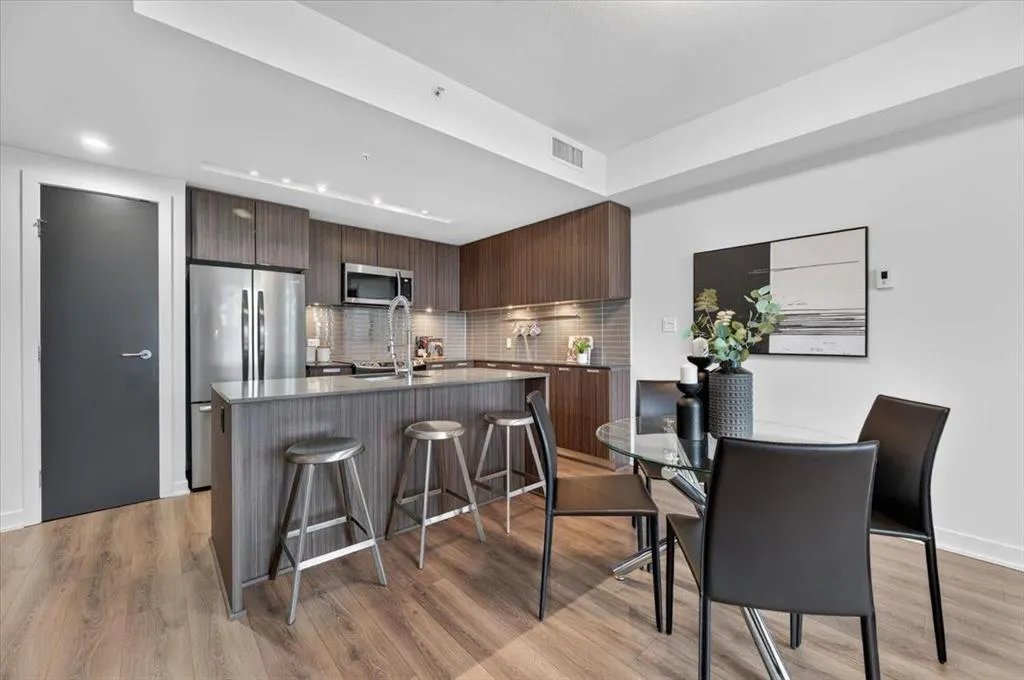 626 14 Avenue SW #1203