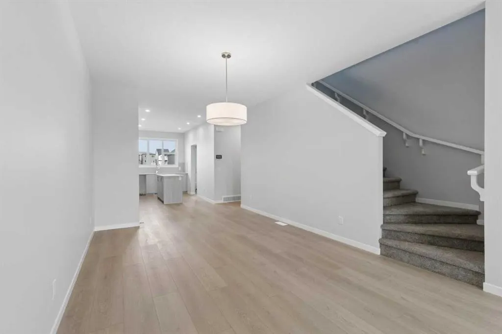 66 Creekview Avenue SW