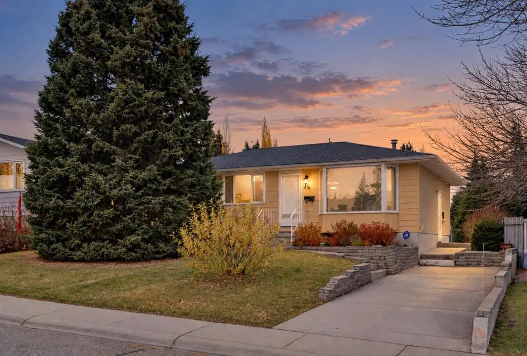 616 Hunts Crescent NW