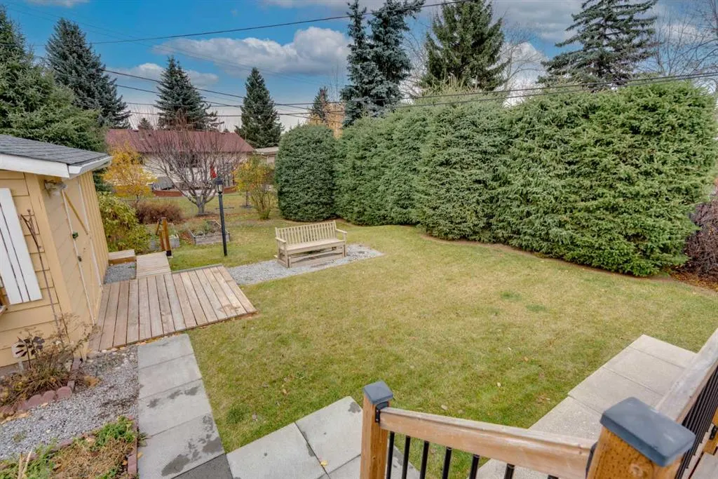 616 Hunts Crescent NW