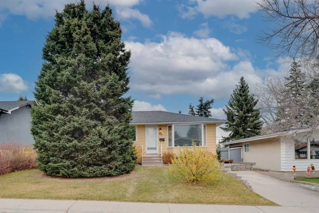 616 Hunts Crescent NW