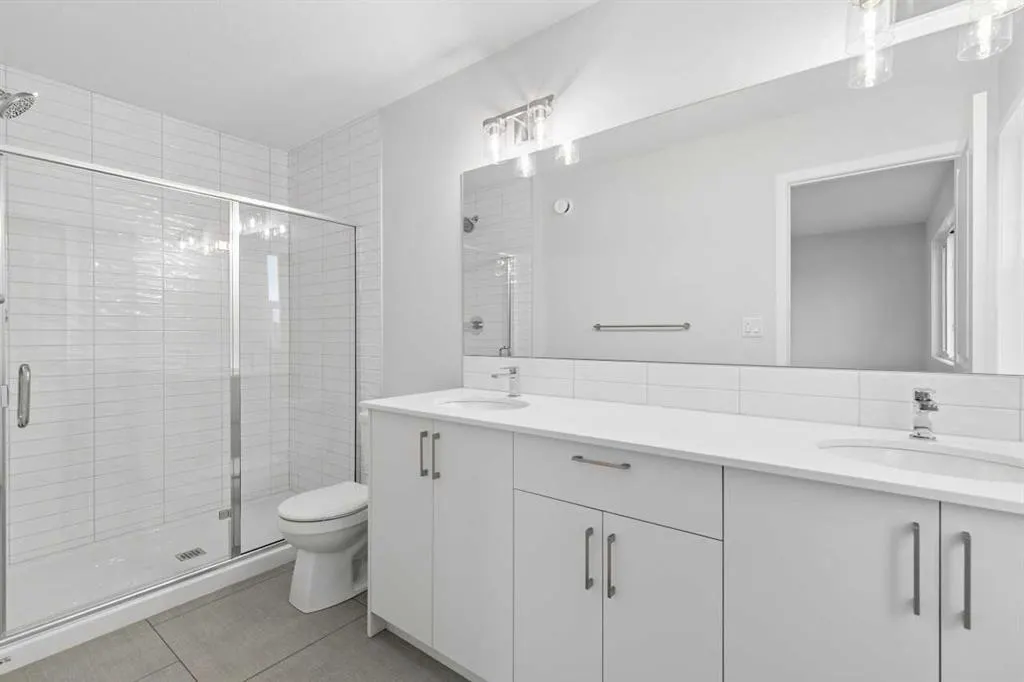 32 Snowberry Common SE