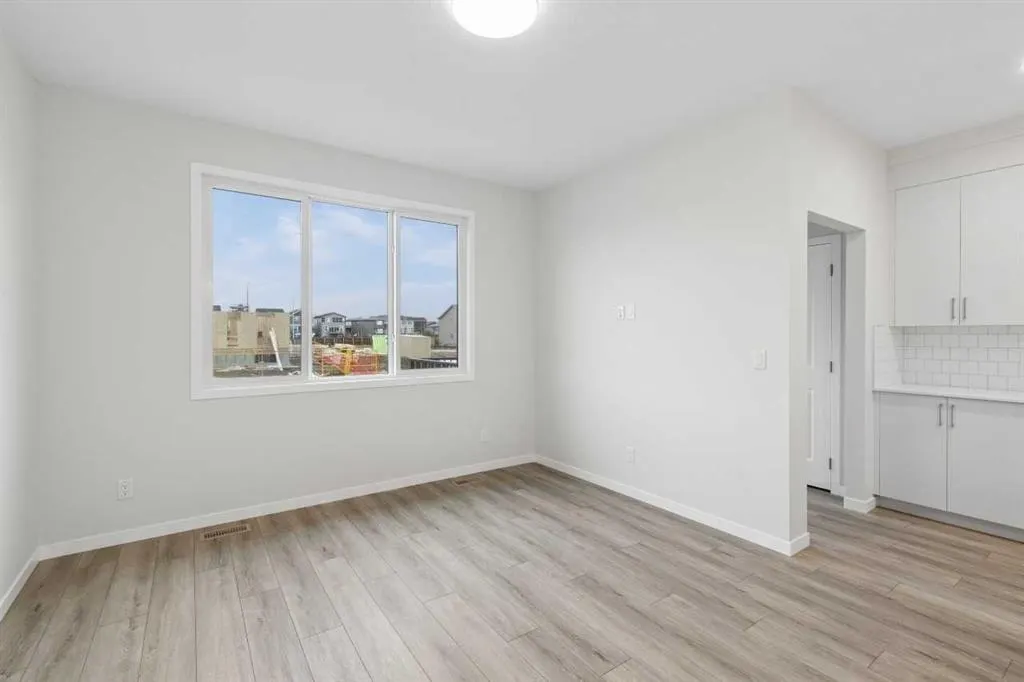 32 Snowberry Common SE