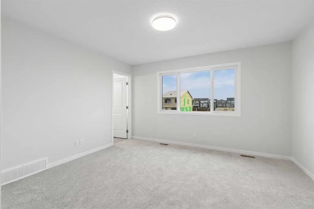 32 Snowberry Common SE