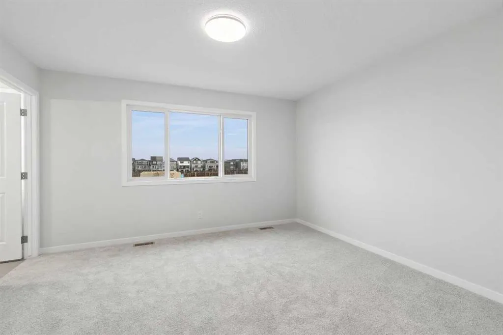 32 Snowberry Common SE