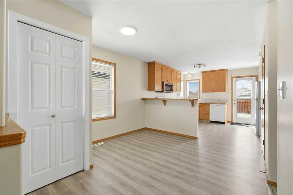 22 Lanterman Close