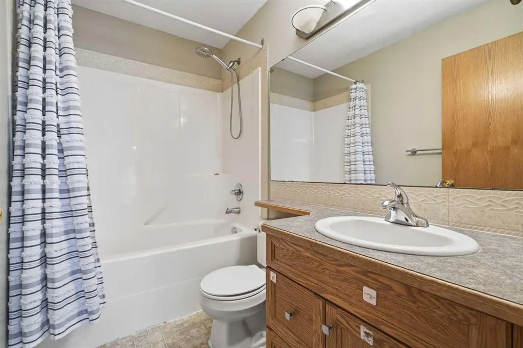 22 Lanterman Close