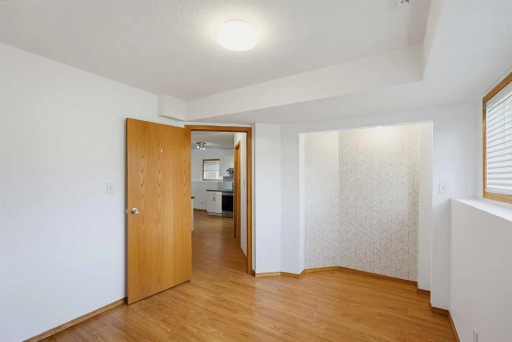 22 Lanterman Close