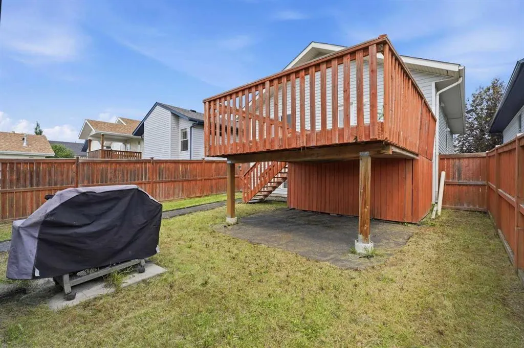22 Lanterman Close