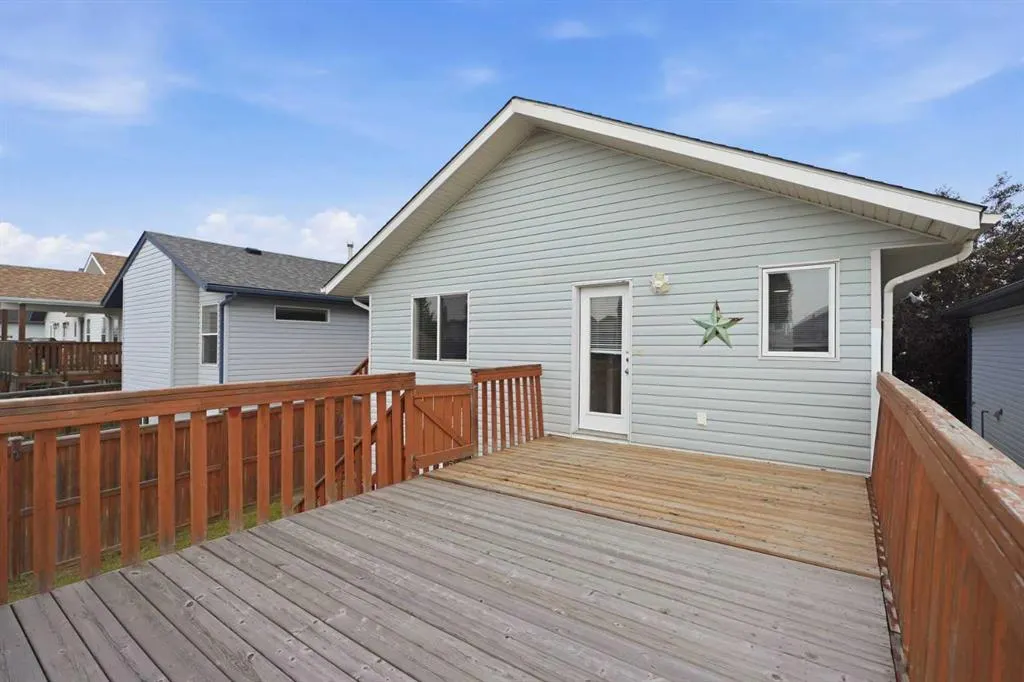 22 Lanterman Close