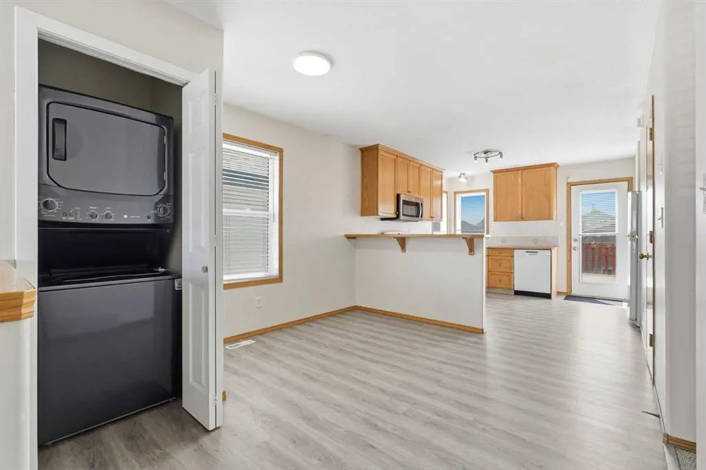 22 Lanterman Close