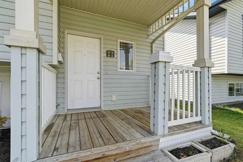 22 Lanterman Close