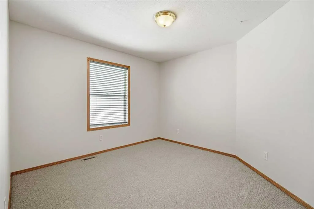 22 Lanterman Close