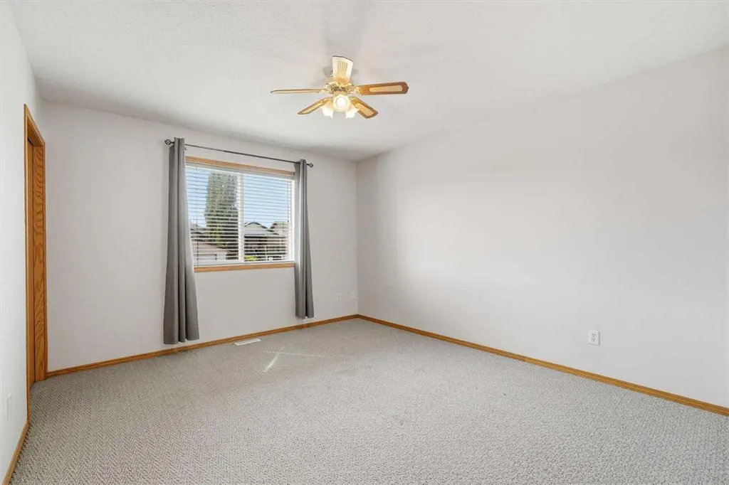 22 Lanterman Close