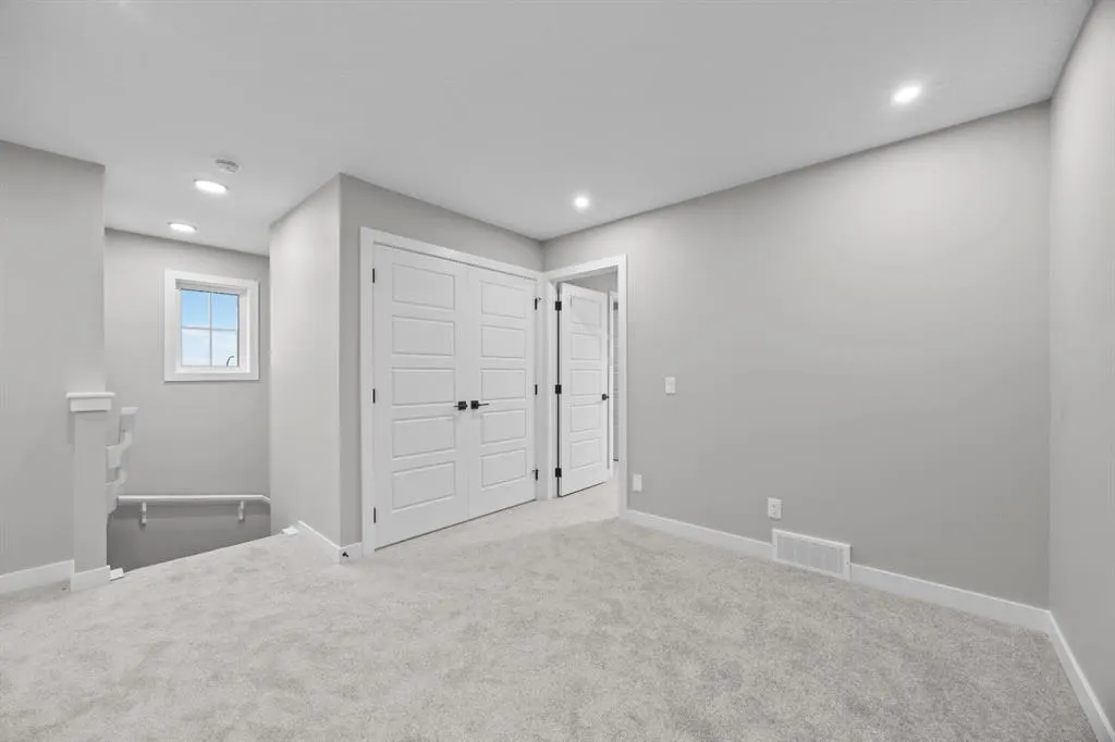 22 Ambleridge Avenue NW