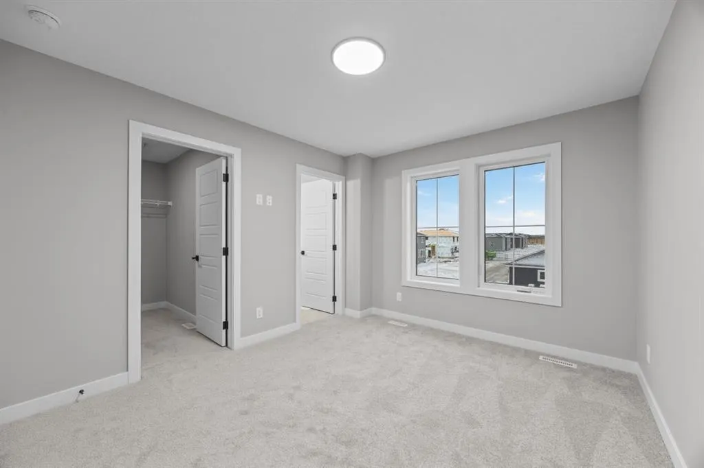 22 Ambleridge Avenue NW