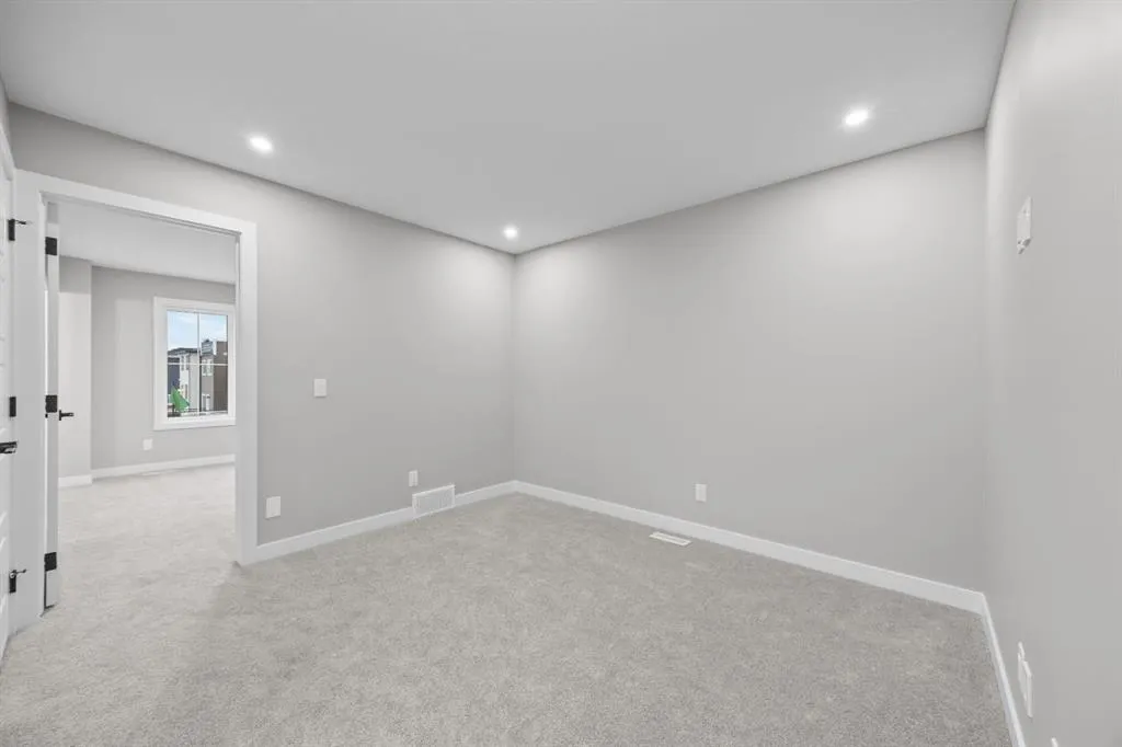 22 Ambleridge Avenue NW