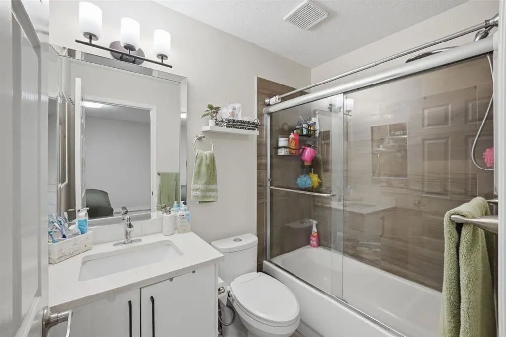 25 Martin Crossing Green NE
