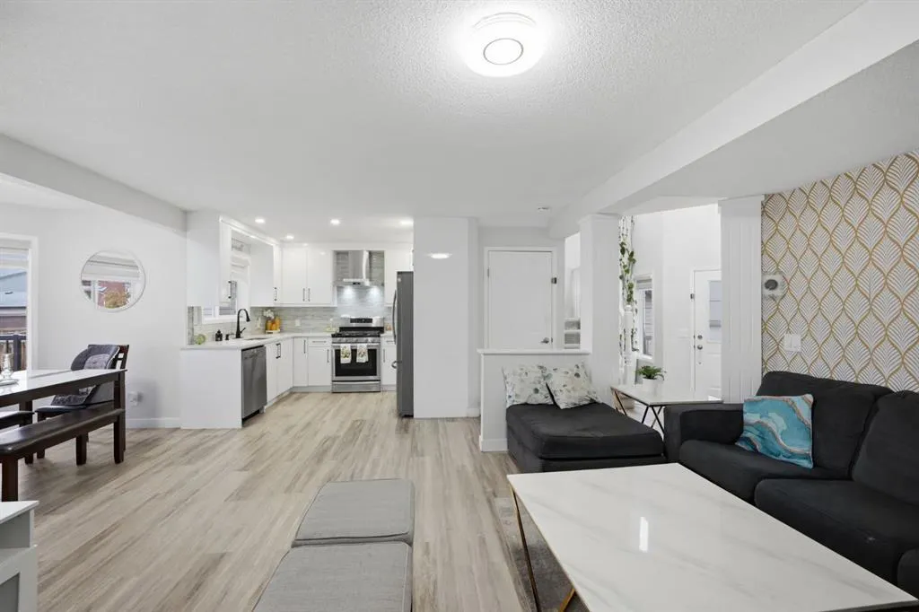 25 Martin Crossing Green NE