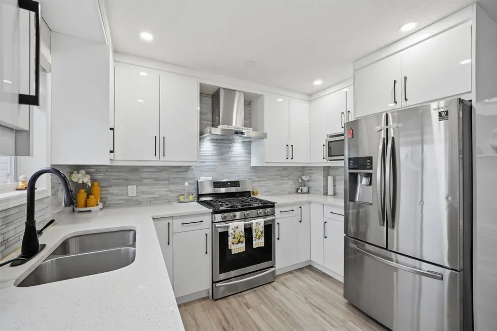 25 Martin Crossing Green NE