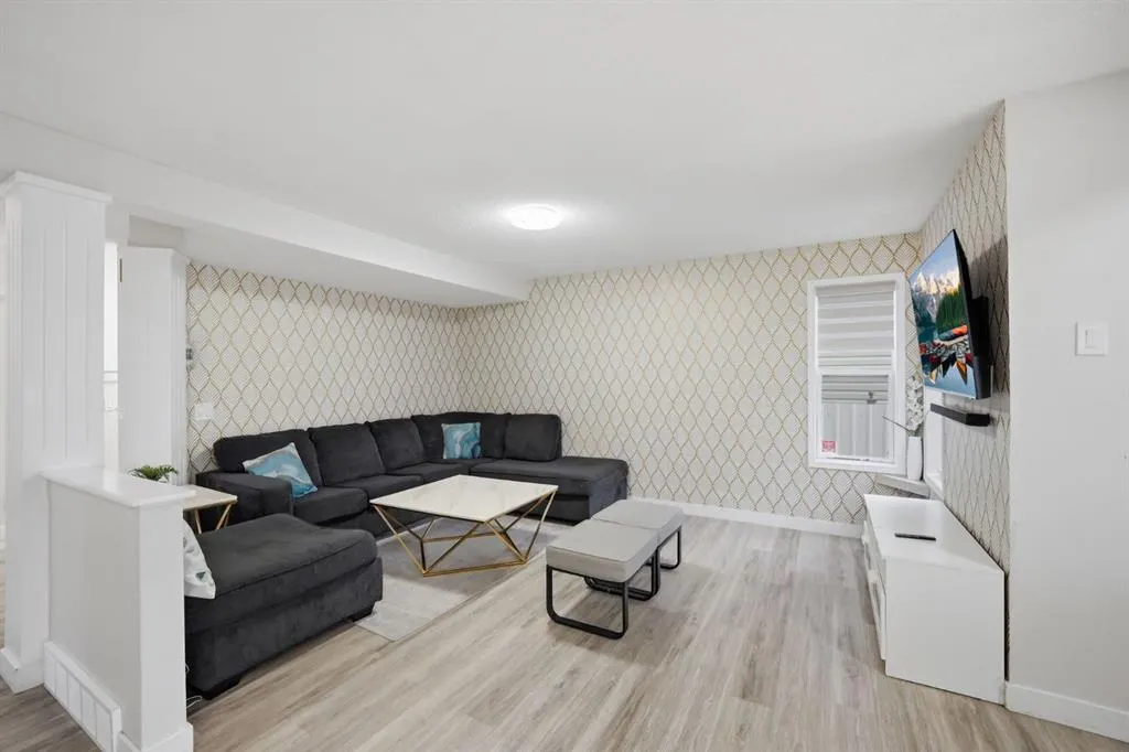 25 Martin Crossing Green NE