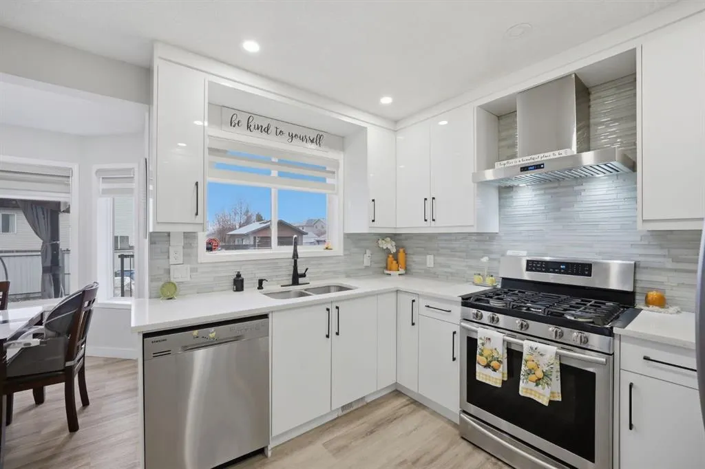 25 Martin Crossing Green NE