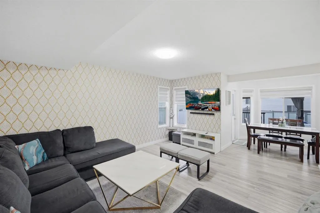 25 Martin Crossing Green NE