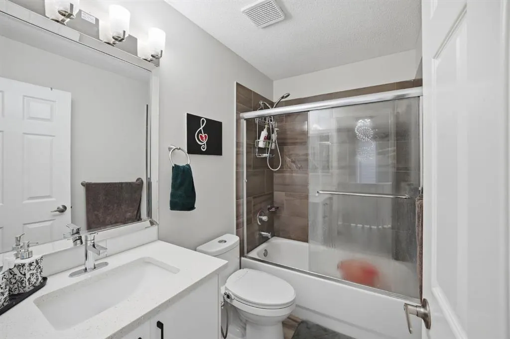 25 Martin Crossing Green NE