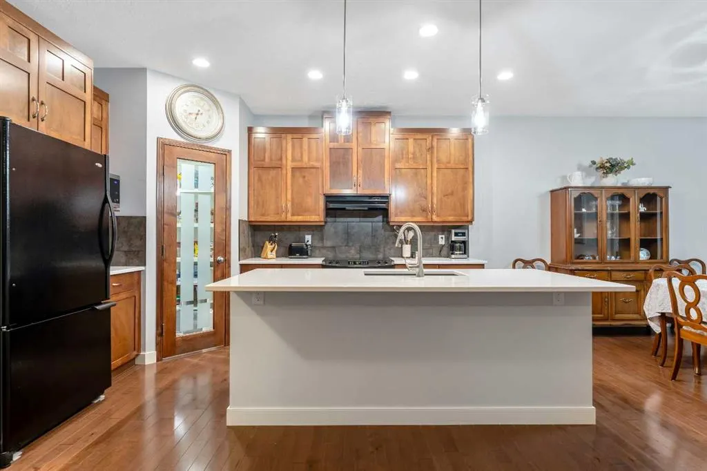 220 West Creek Landing