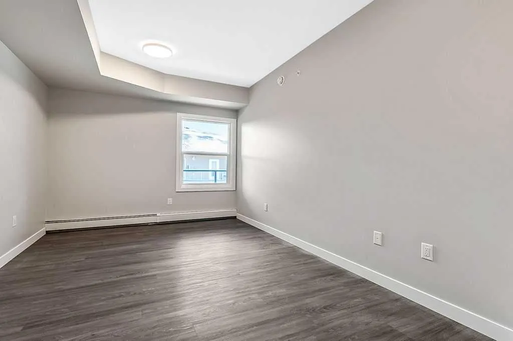 101 Willowridge Drive #402
