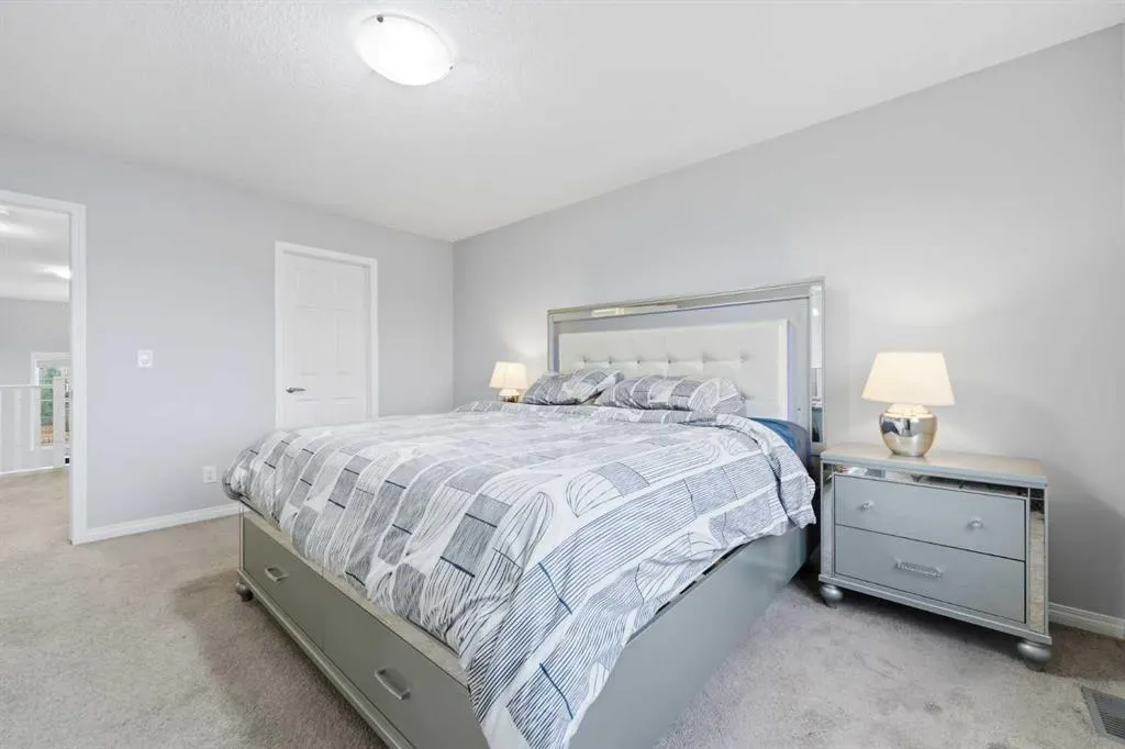 102 Yorkville Green SW