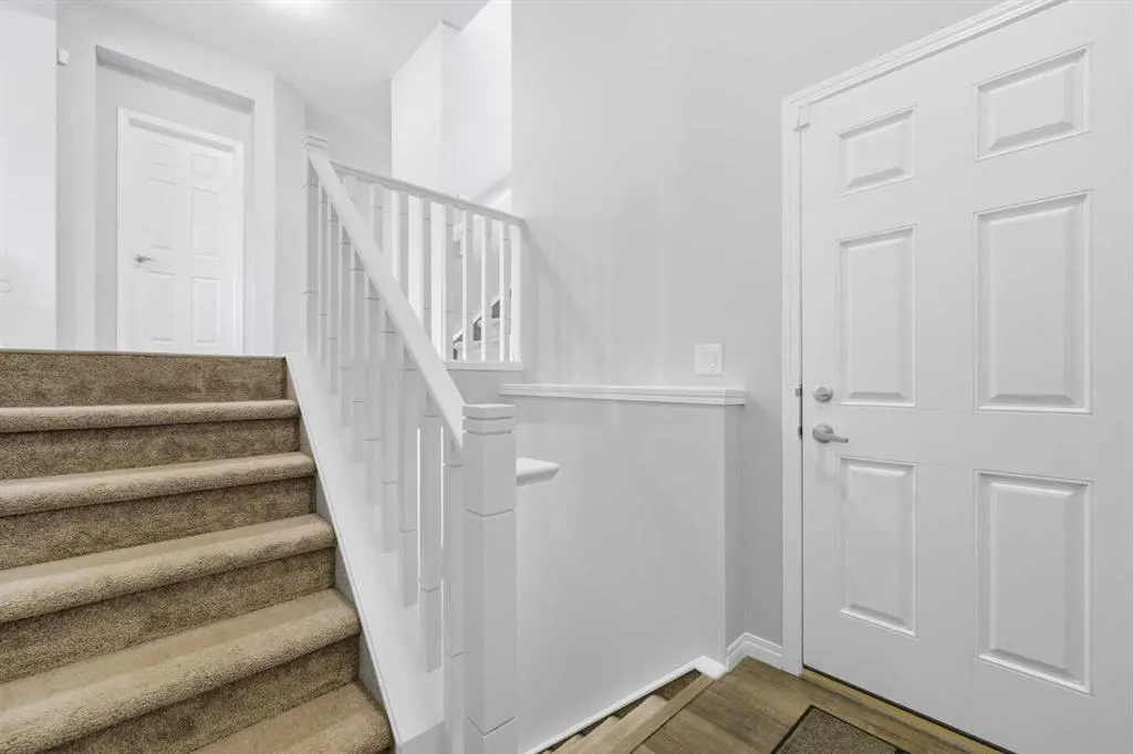102 Yorkville Green SW