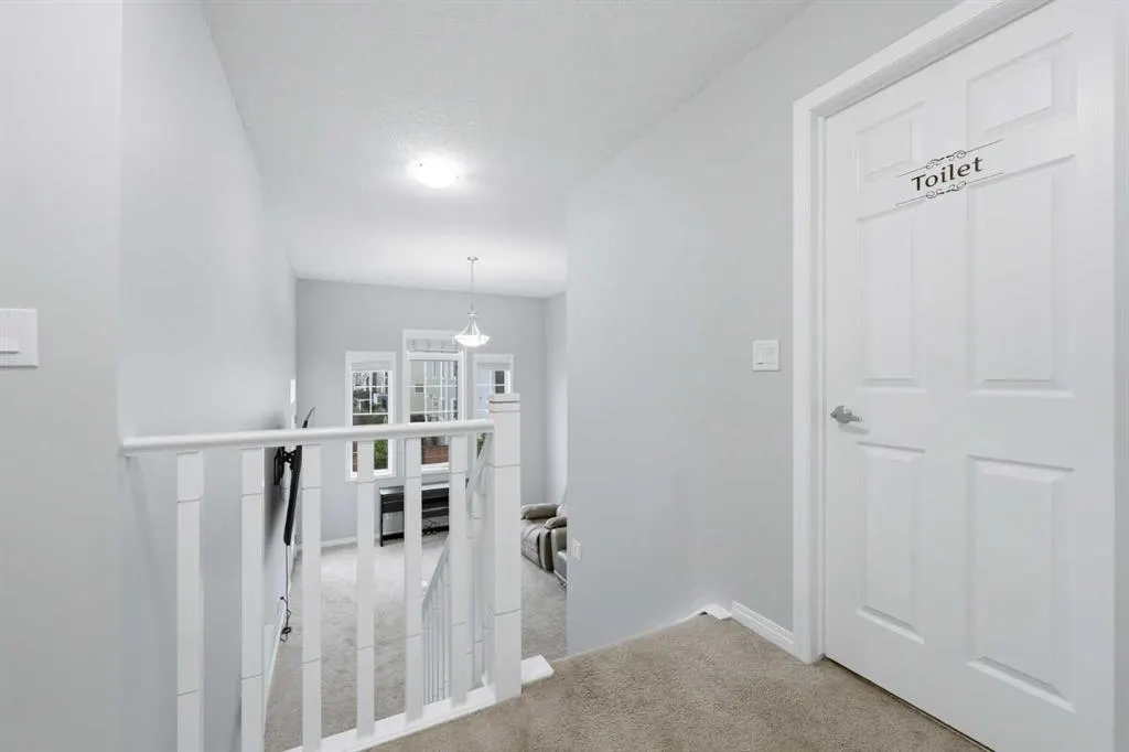 102 Yorkville Green SW