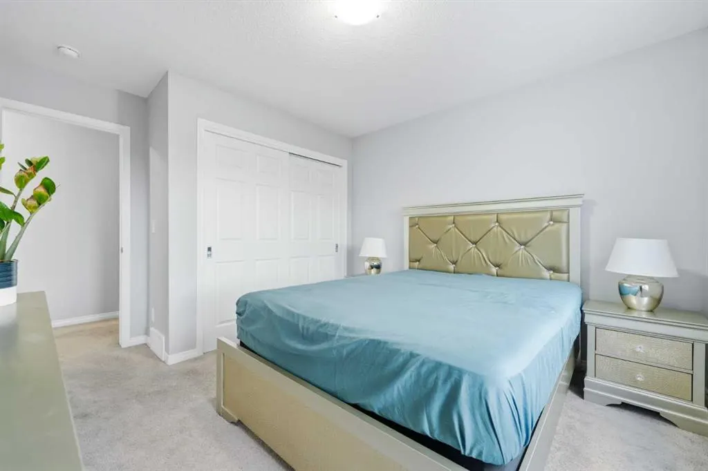 102 Yorkville Green SW