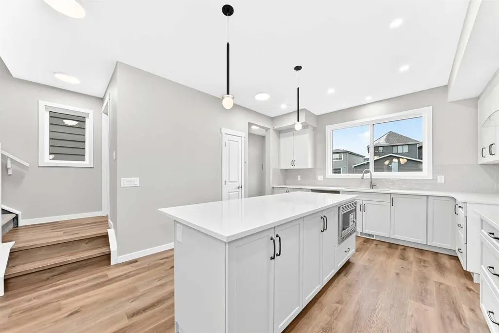 28 Mercado Road SE