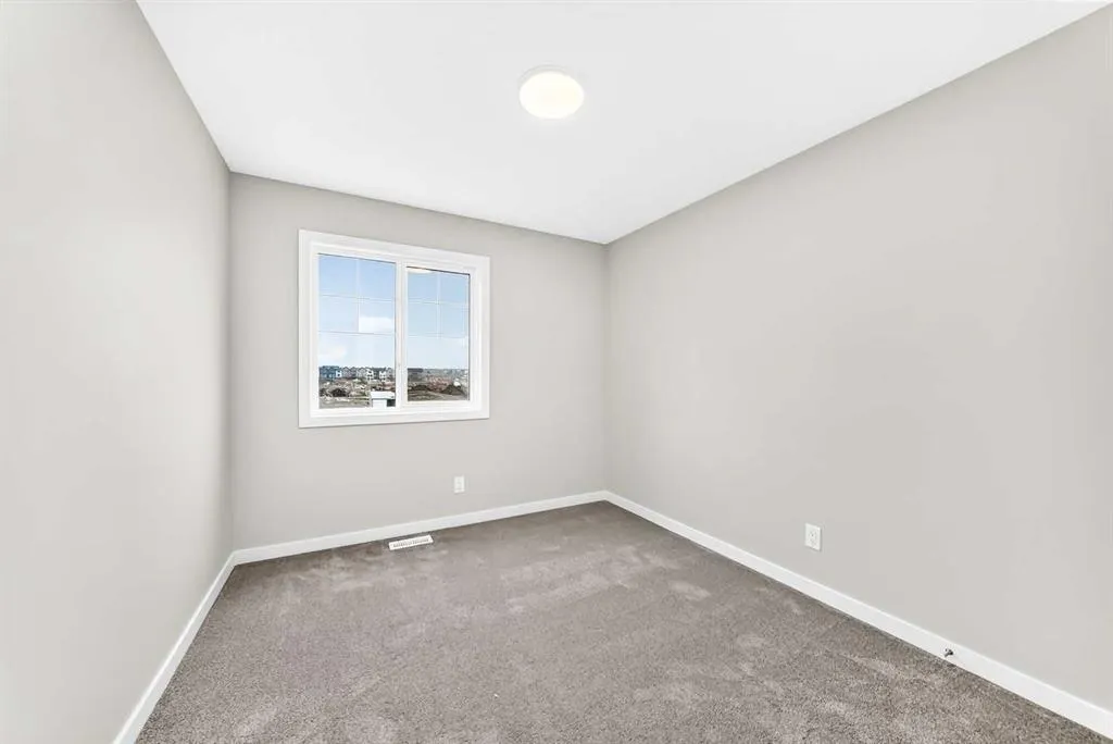 28 Mercado Road SE