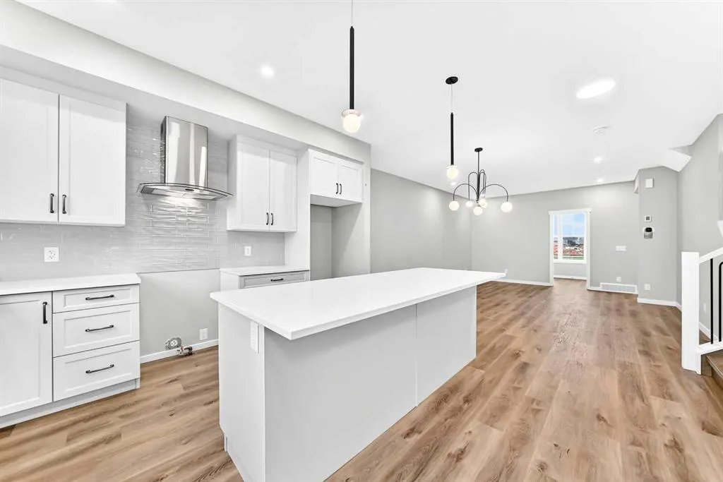 28 Mercado Road SE