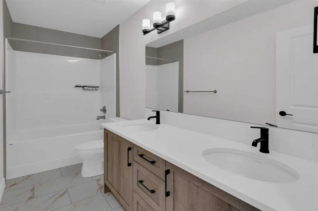 541 Baywater Manor SW