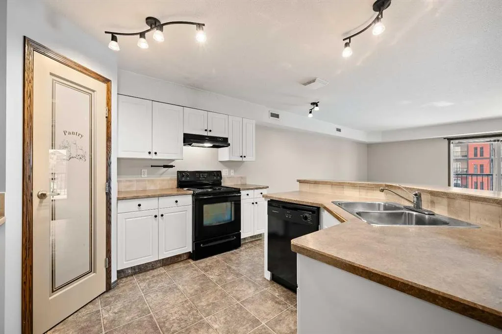 1706 47A Avenue #203