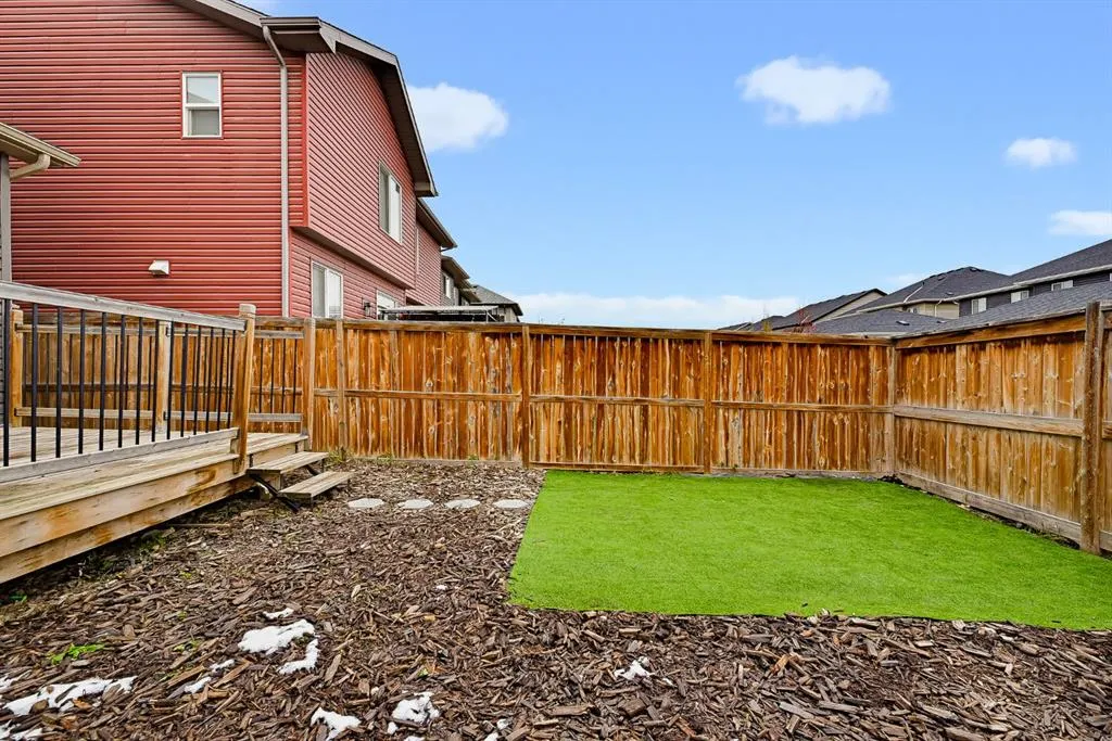 112 Legacy Glen Street SE