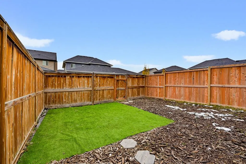 112 Legacy Glen Street SE