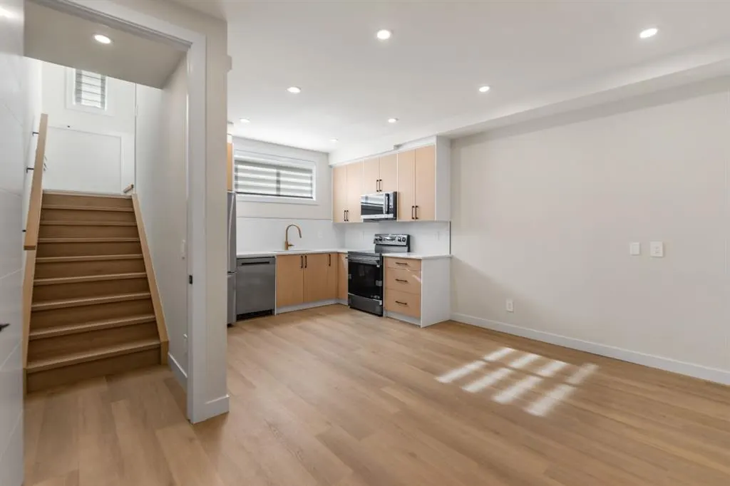 3542 43st, 4318,4320,4322 35 Avenue SW