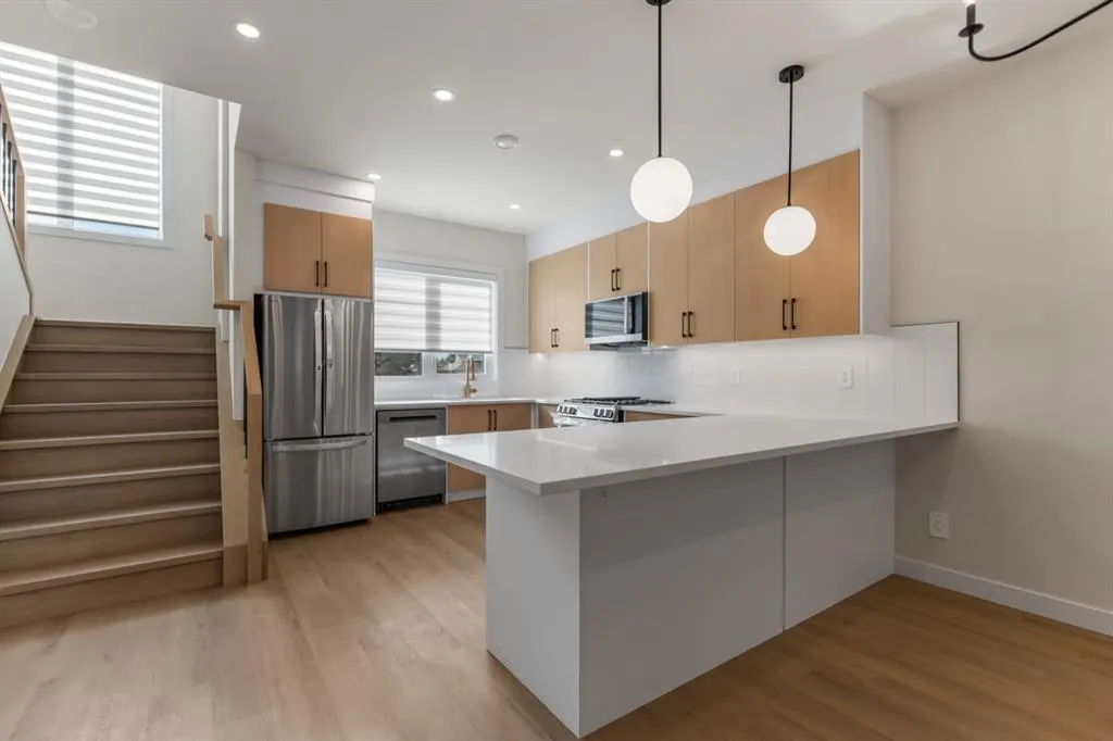 3542 43st, 4318,4320,4322 35 Avenue SW