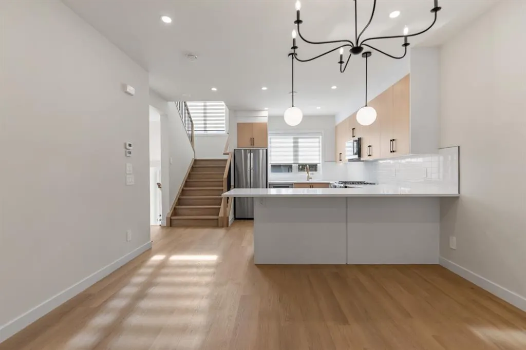 3542 43st, 4318,4320,4322 35 Avenue SW