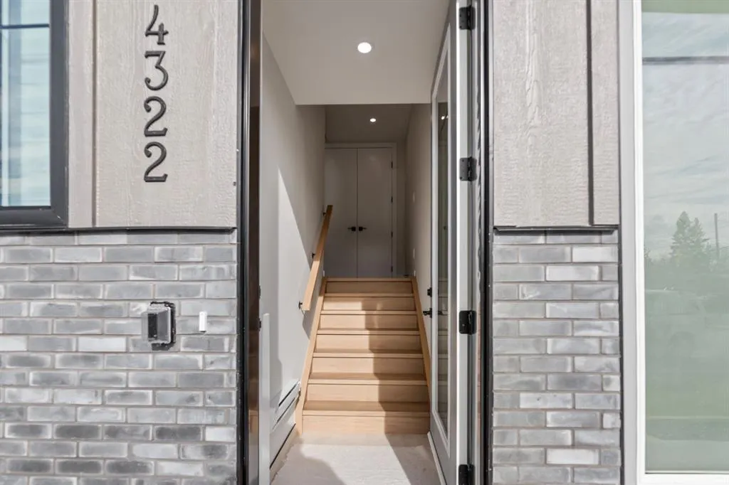 3542 43st, 4318,4320,4322 35 Avenue SW