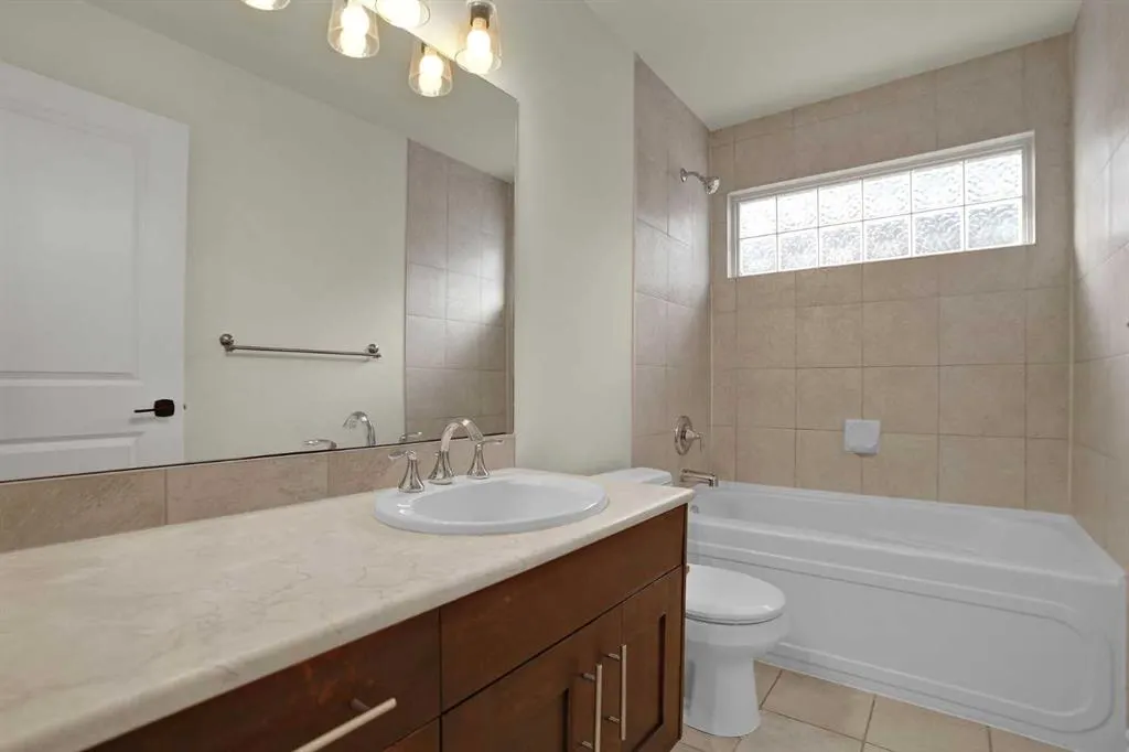 323 Aspen Glen Place SW